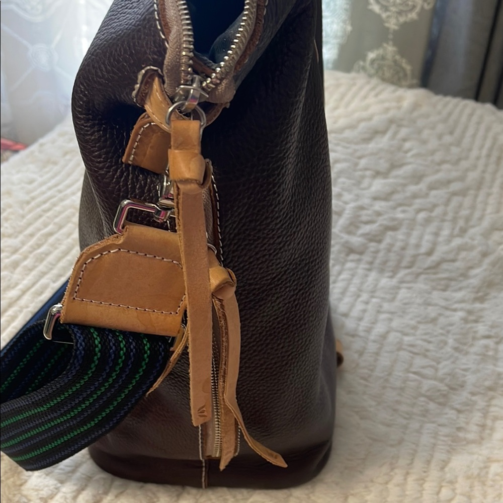 Consuela Isabel sling Bag with Adjustable Straps - Picture 4 of 9